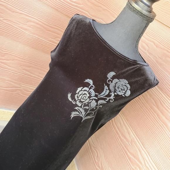 90's Slinky Kathie Lee Collection Velvet Dress w/ Rose Embellishment Size Medium - Picture 3 of 13